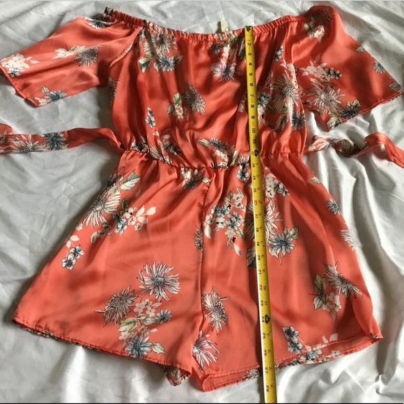 Coral floral Romper - Picture 5 of 5